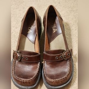 VERY OLD STYLE MIA LOAFERS